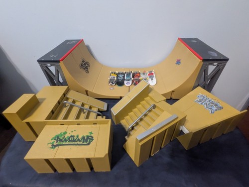 Tech deck fingerboard lot - deck, w/